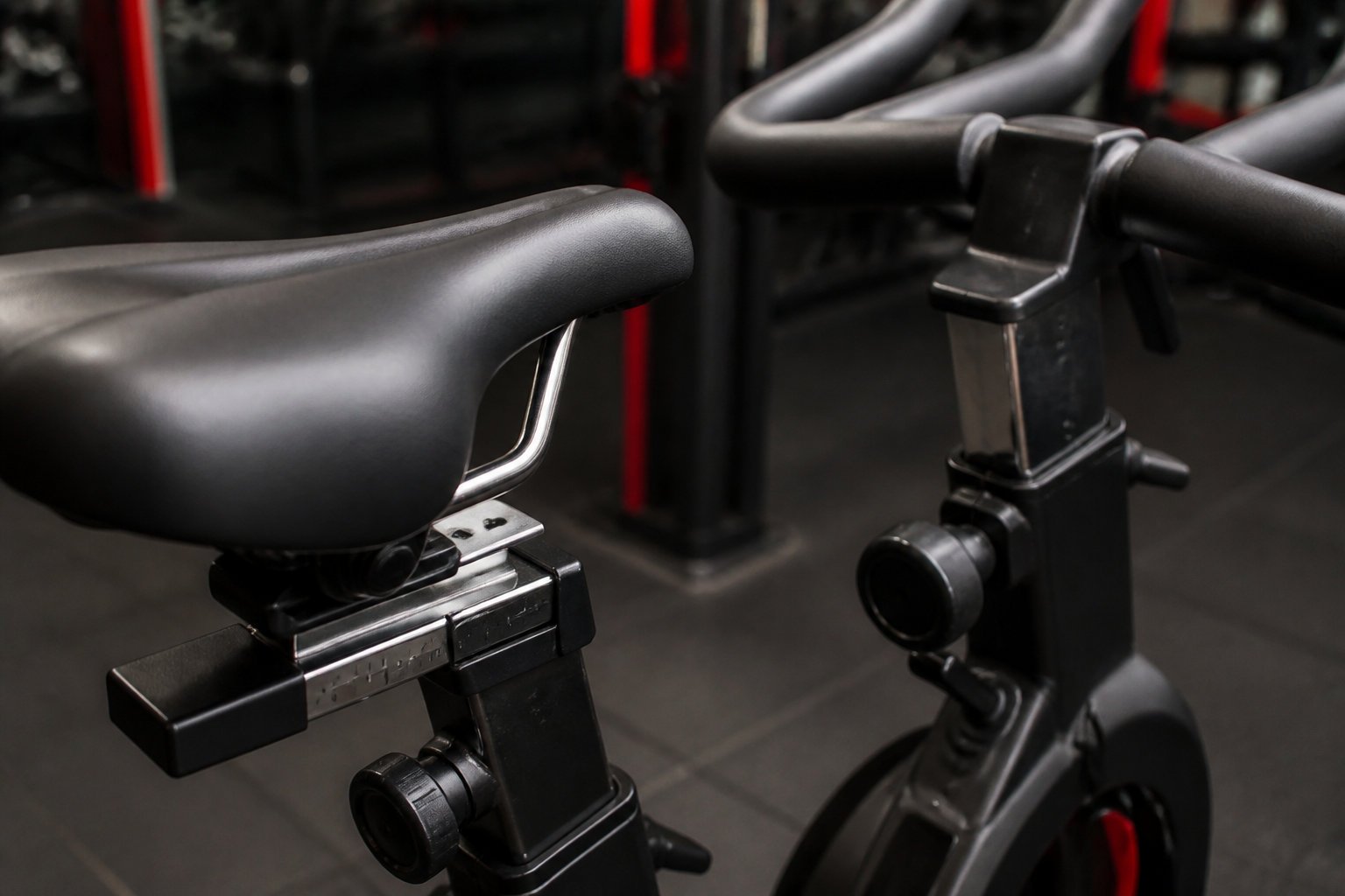 5 réglages ergonomiques pour pédaler sans douleurs lombaires